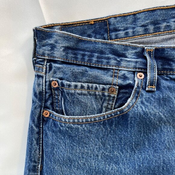 LEVI'S Jeans 501 Vintage Denim Blue Medium Wash Faded 90s Y2K Button Fly 34x30 - Picture 10 of 15